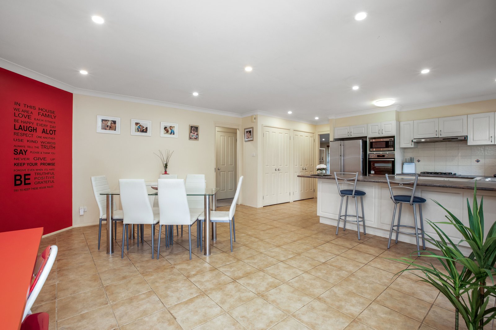 21 Leinster Circuit ASHTONFIELD 8