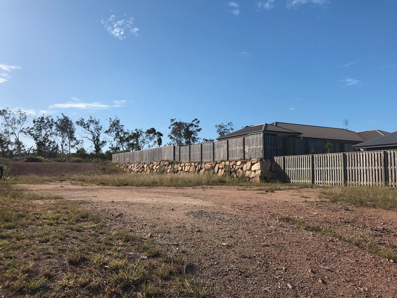 21 Lenthall Street BOYNE ISLAND 1