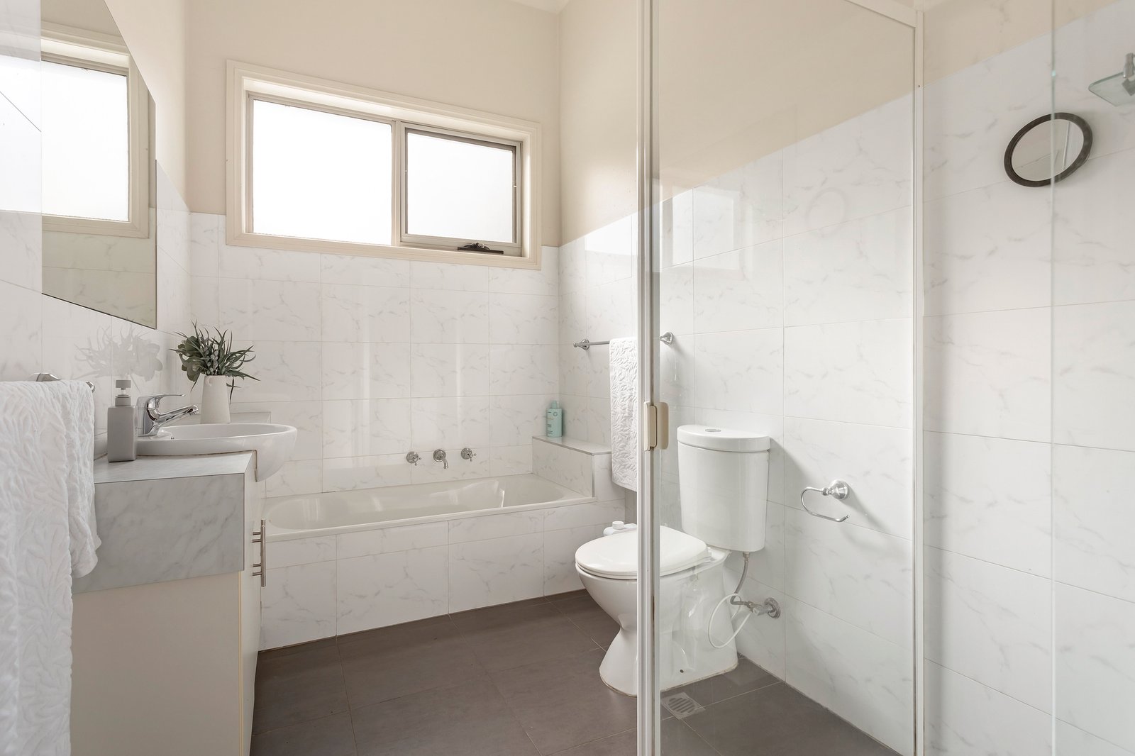 Real Estate and Property in 21 Leopold Street, Caulfield South, VIC