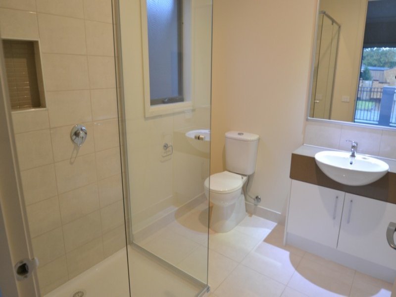 Gallery: 2/1 Levanto Street