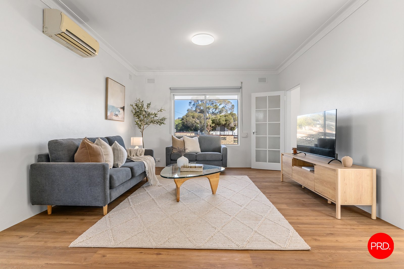 21 Ligar St  KENNINGTON 9