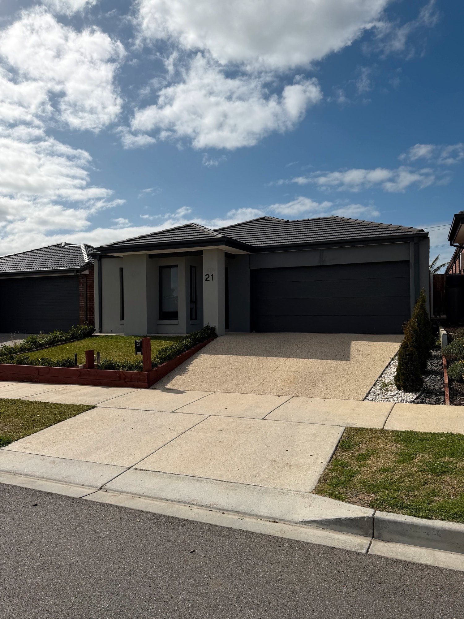 Gallery: 21 Lineal Street