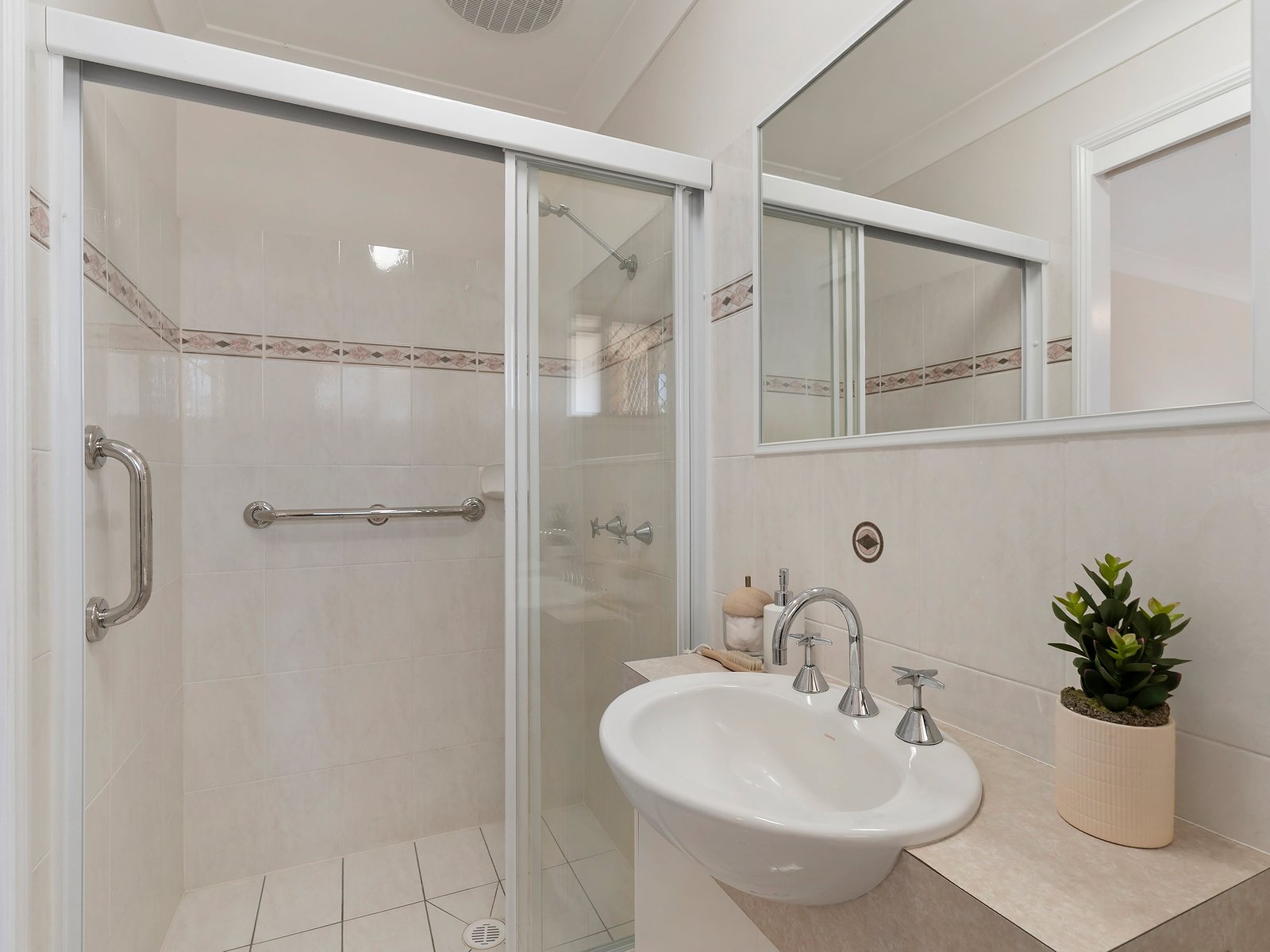 2/1 Lorien Way KINGSCLIFF 14