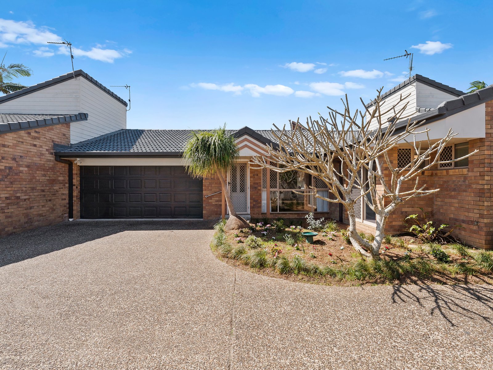 2/1 Lorien Way KINGSCLIFF 21