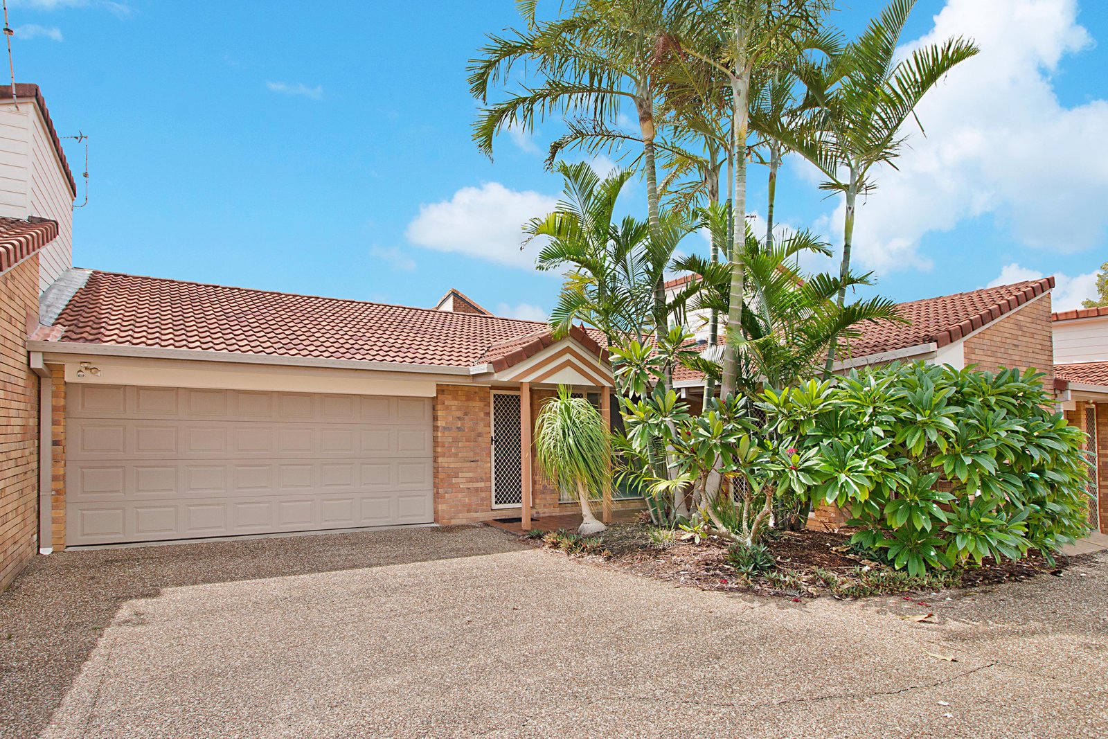 2/1 Lorien Way KINGSCLIFF 3