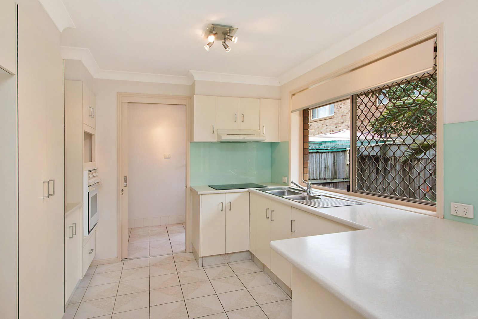 2/1 Lorien Way KINGSCLIFF 4