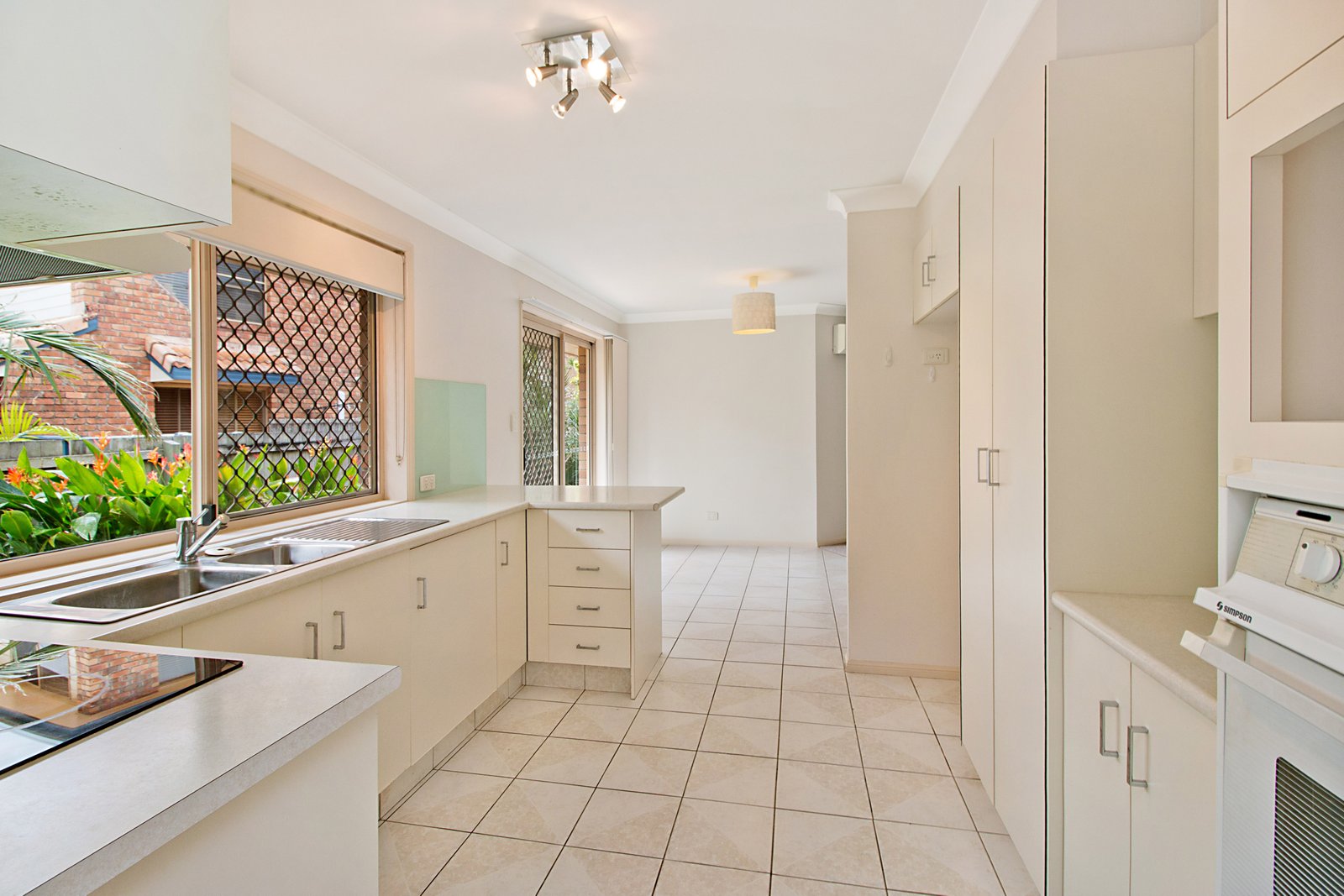 2/1 Lorien Way KINGSCLIFF 5