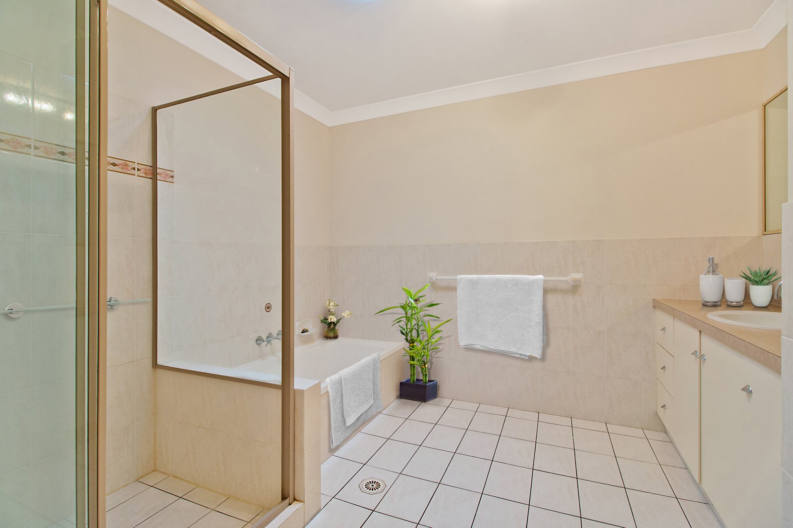 2/1 Lorien Way KINGSCLIFF 6