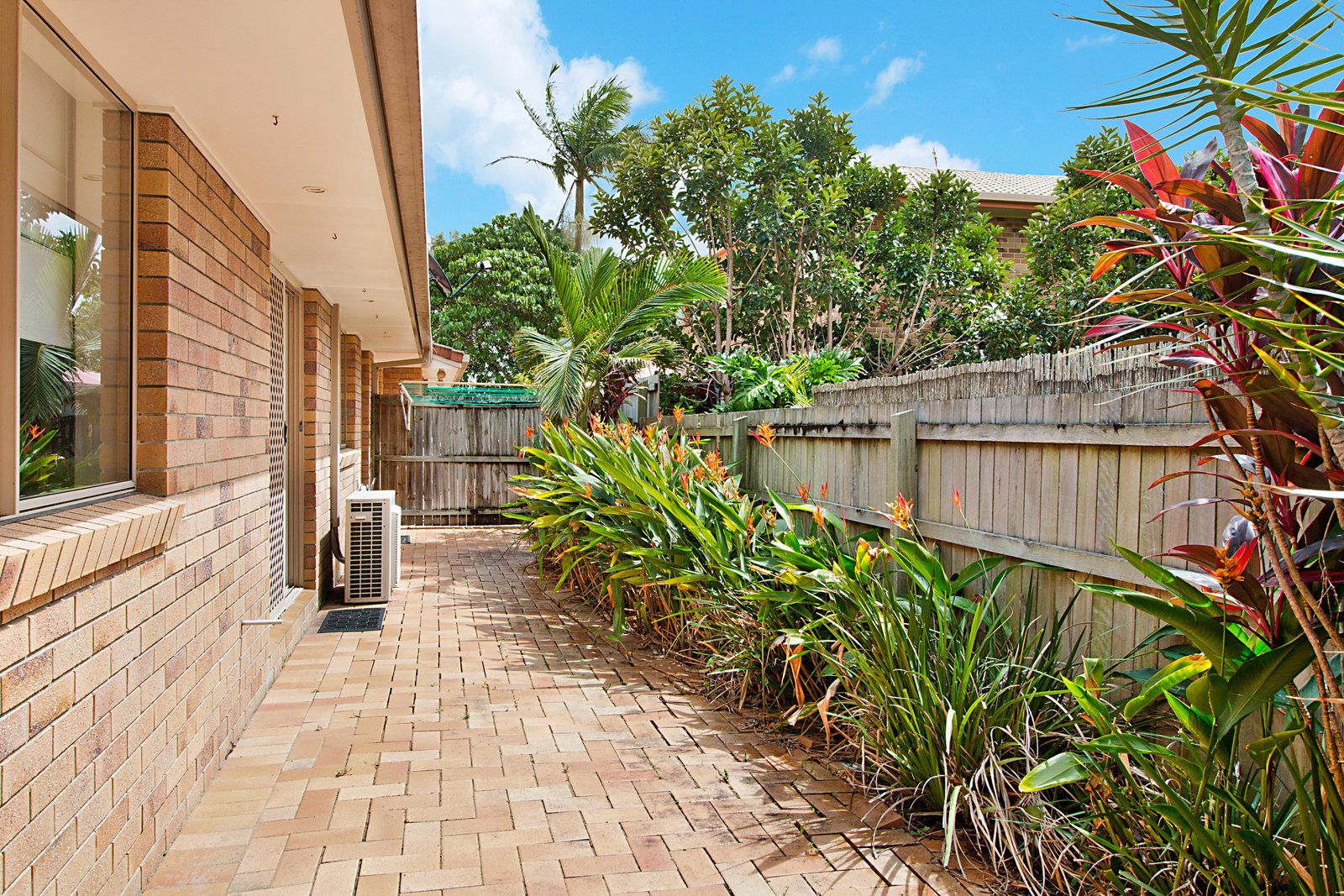 2/1 Lorien Way KINGSCLIFF 9