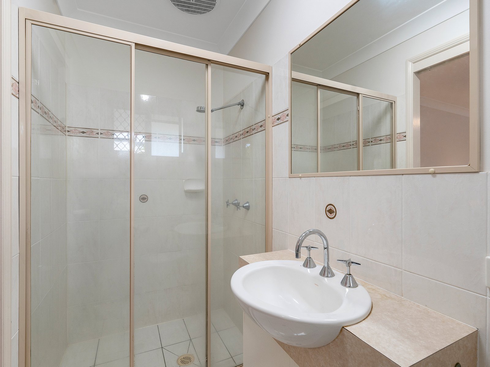 2/1 Lorien Way KINGSCLIFF 11