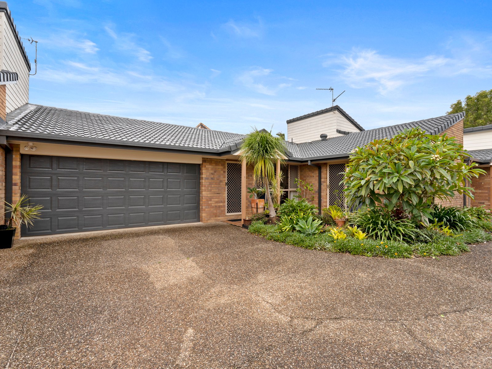 2/1 Lorien Way KINGSCLIFF 12