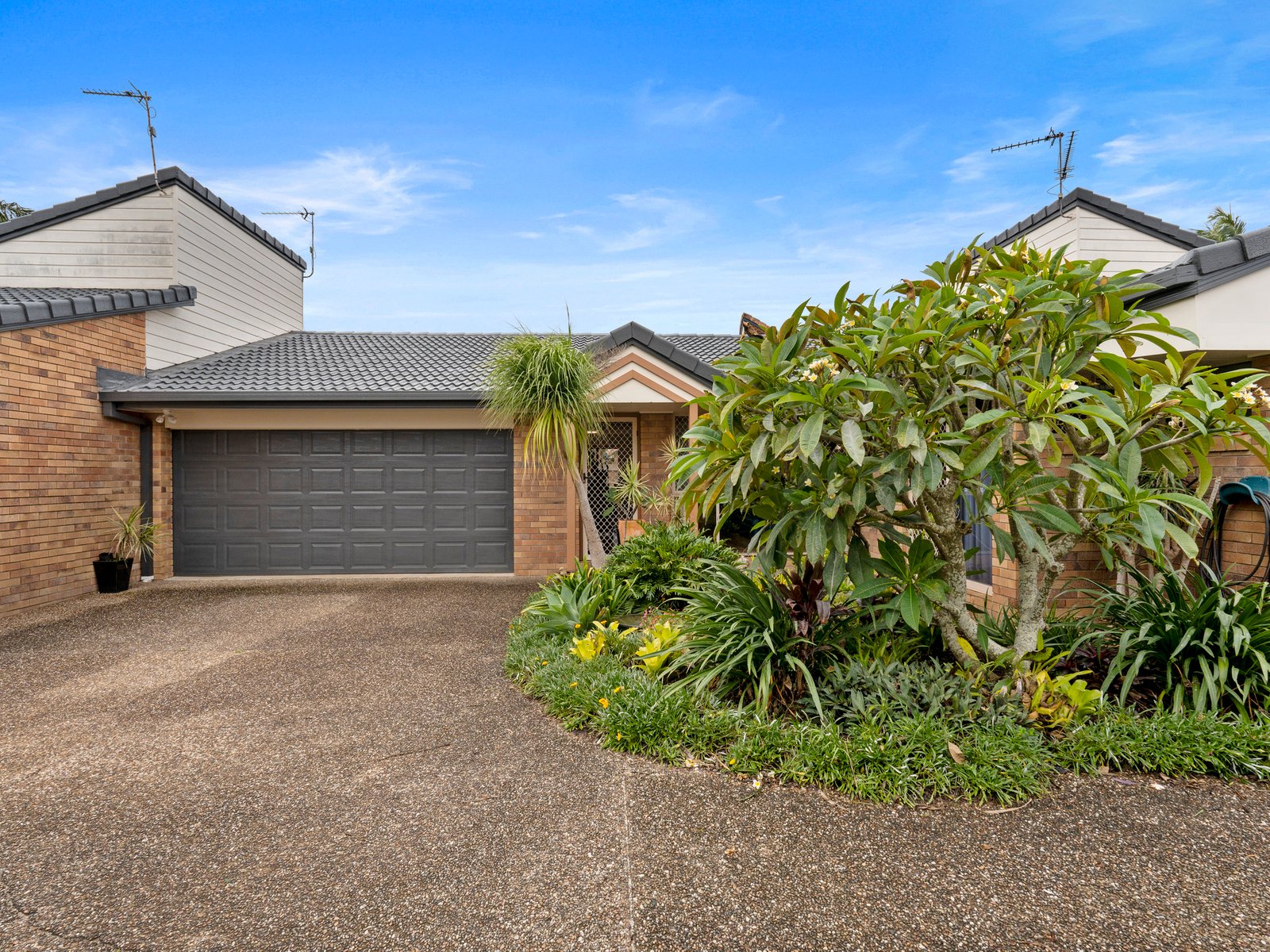 2/1 Lorien Way KINGSCLIFF 14