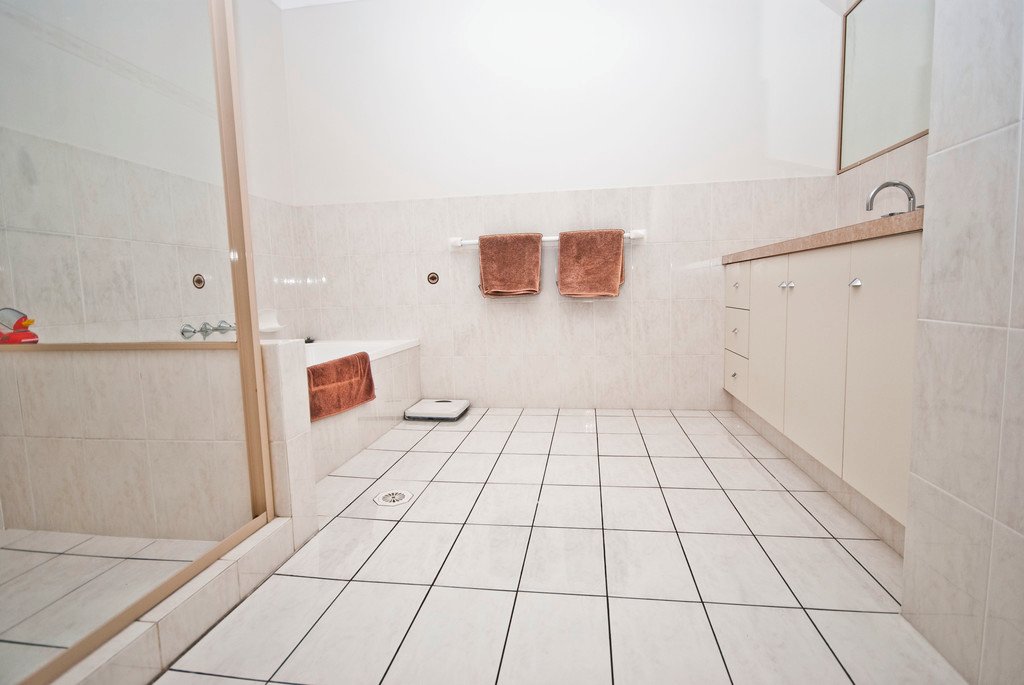 2/1 Lorien Way KINGSCLIFF 11