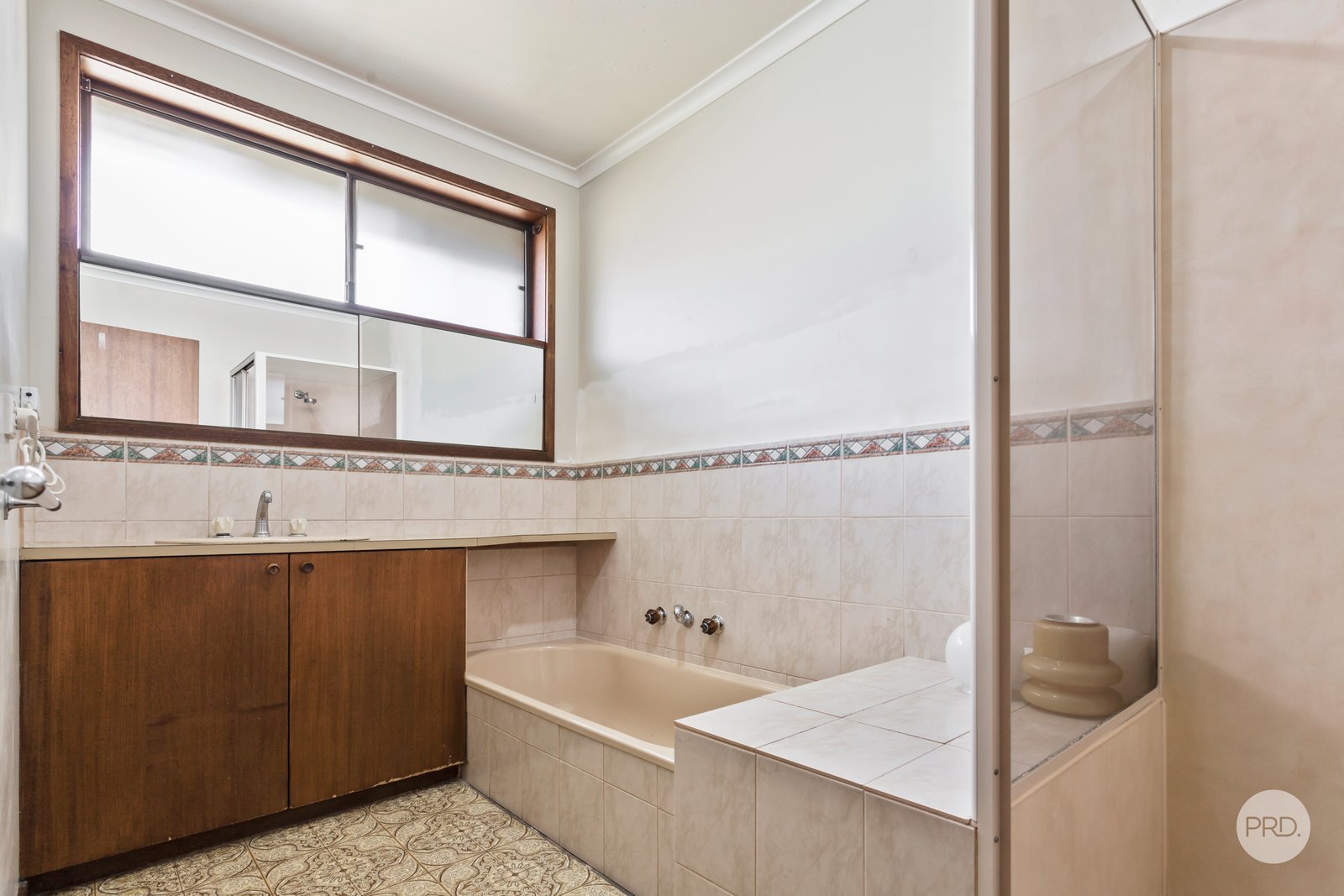 2/1 Louisa Court STRATHDALE 9