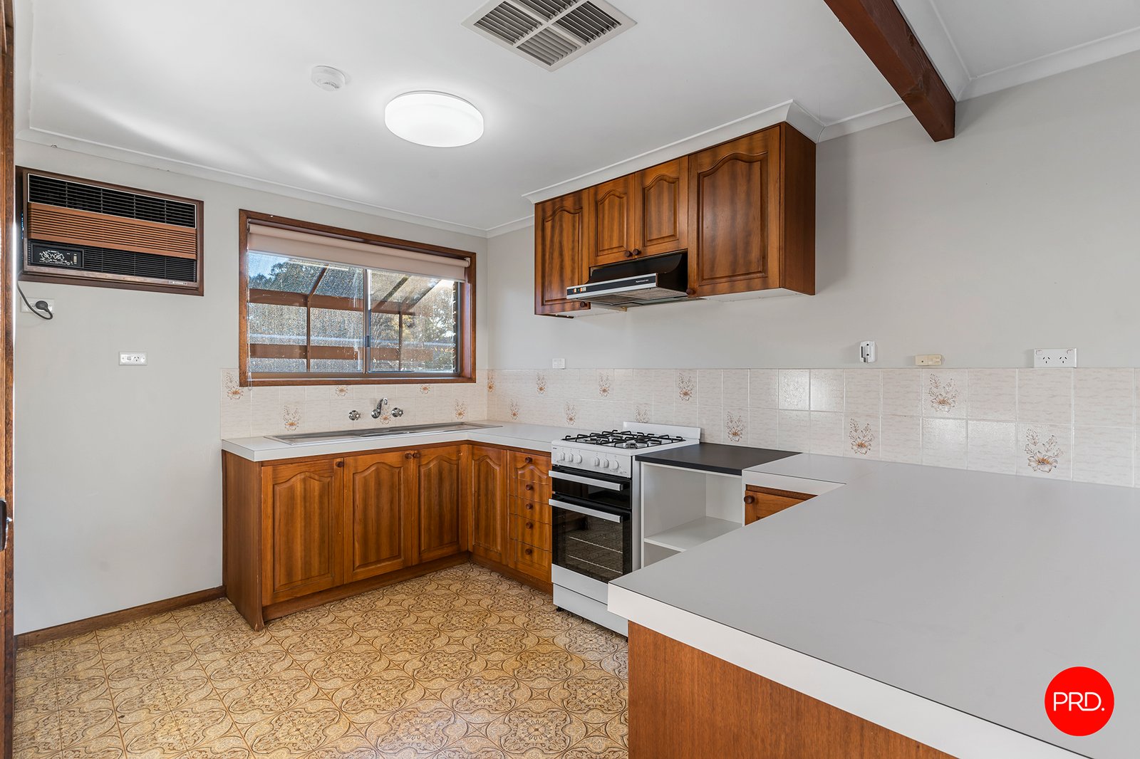 2/1 Louisa Court STRATHDALE 4