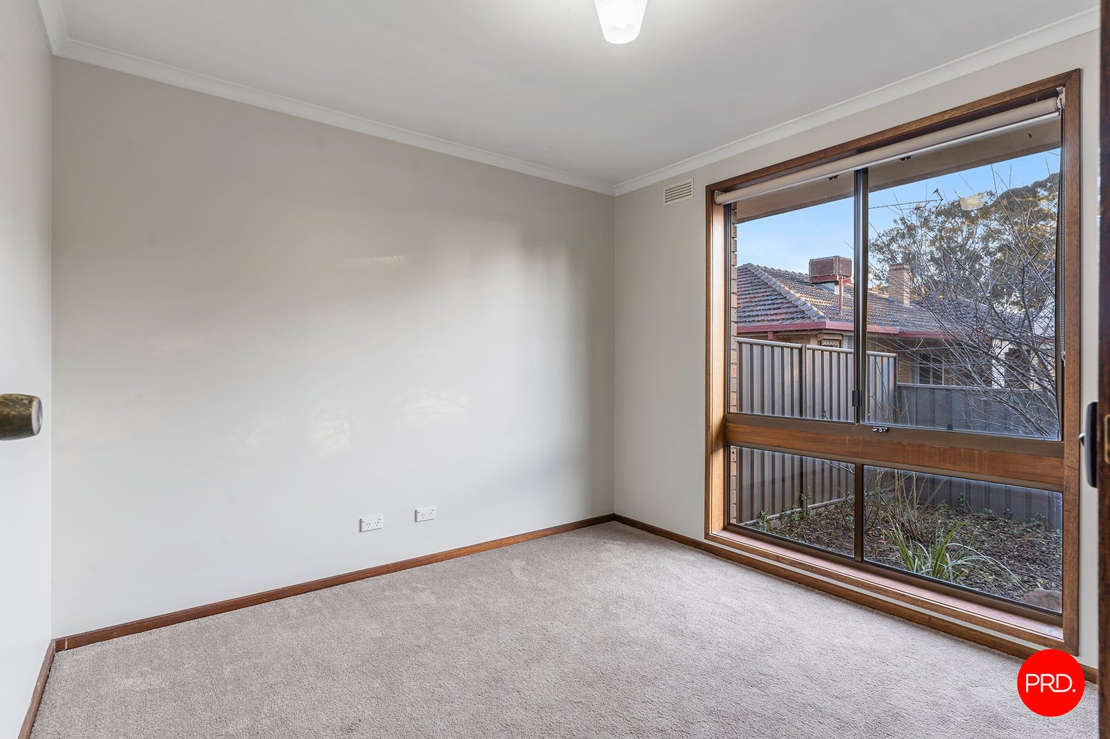 2/1 Louisa Court STRATHDALE 8