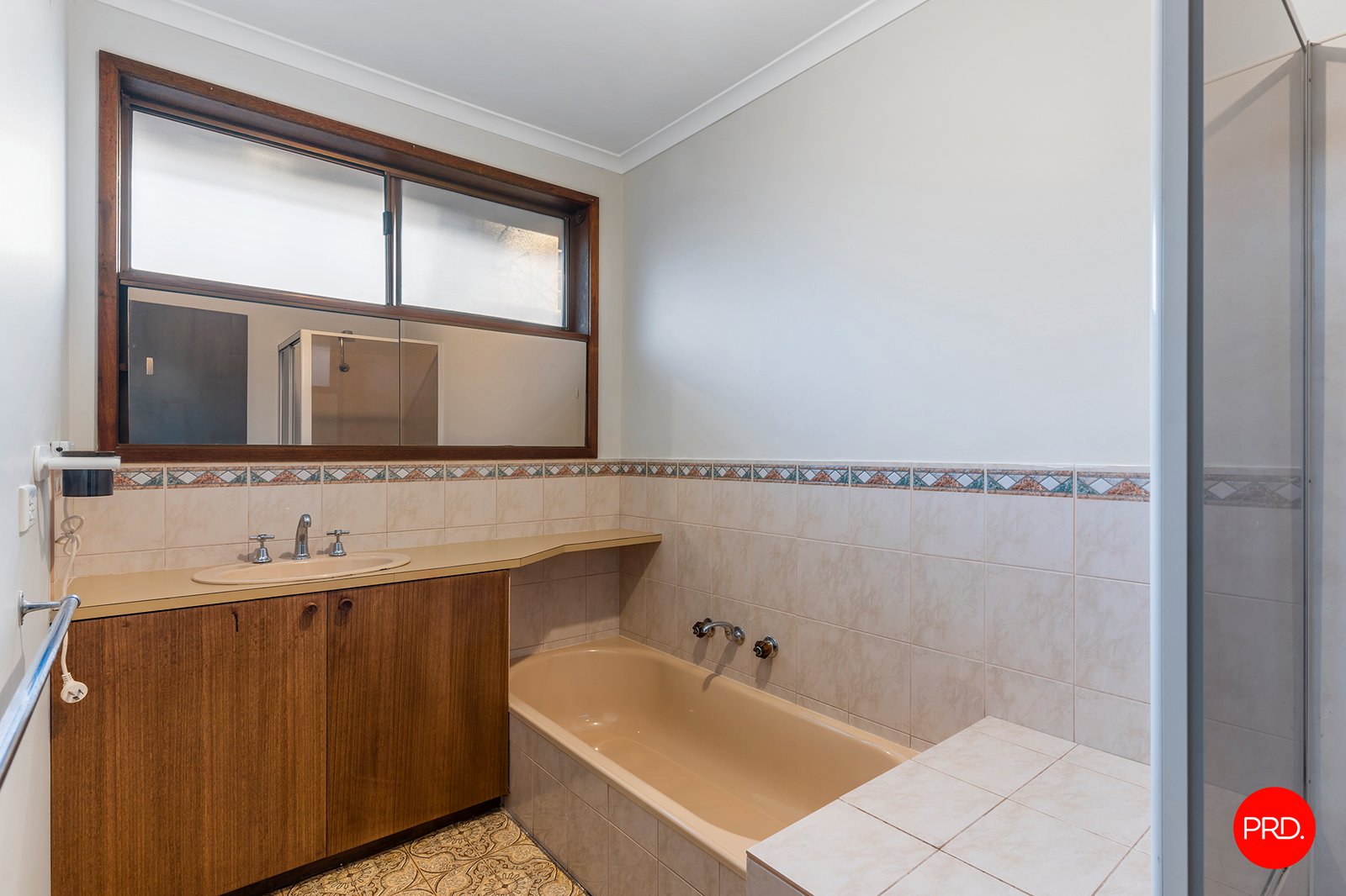 2/1 Louisa Court STRATHDALE 9