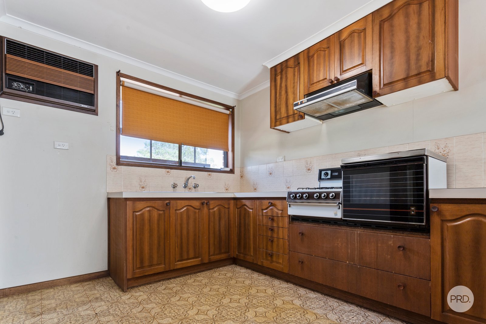 2/1 Louisa Court STRATHDALE 3