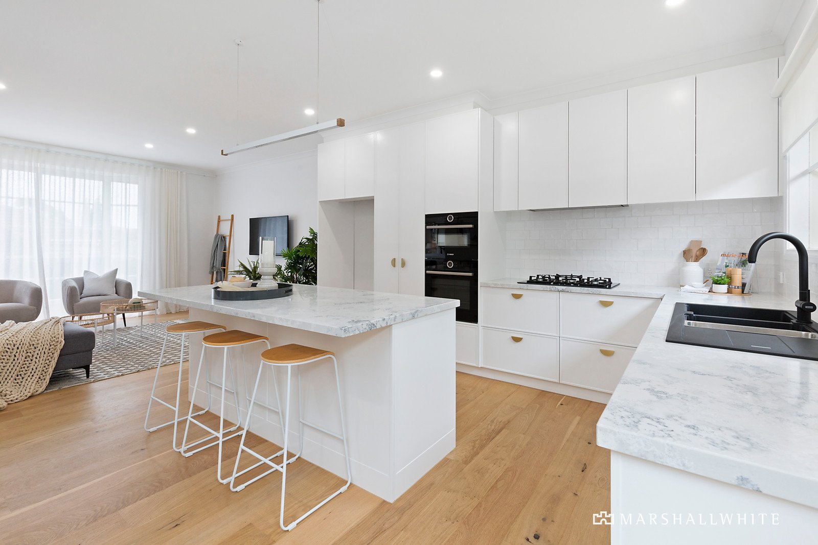 2/1 Lucerne Avenue, Mornington, VIC