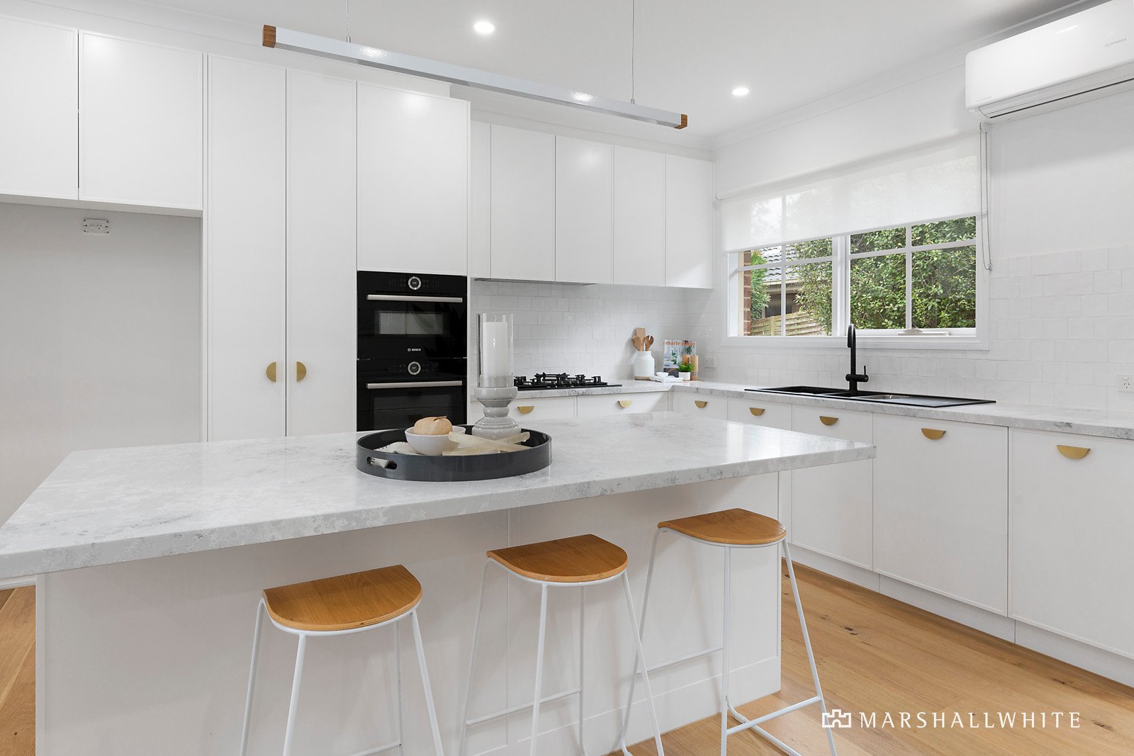 2/1 Lucerne Avenue, Mornington, VIC