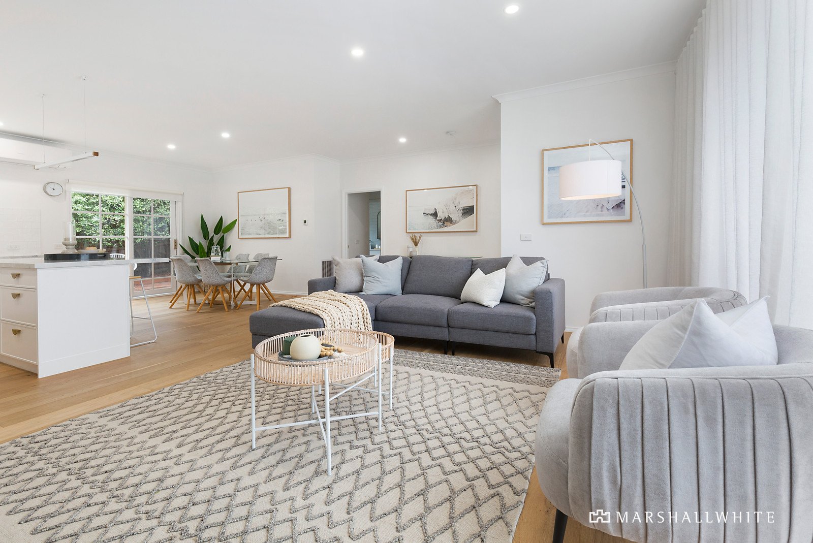 2/1 Lucerne Avenue, Mornington, VIC