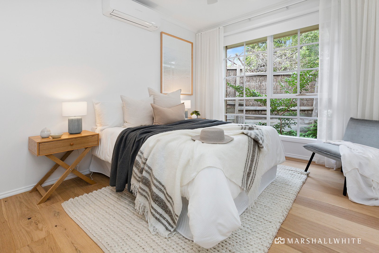 2/1 Lucerne Avenue, Mornington, VIC