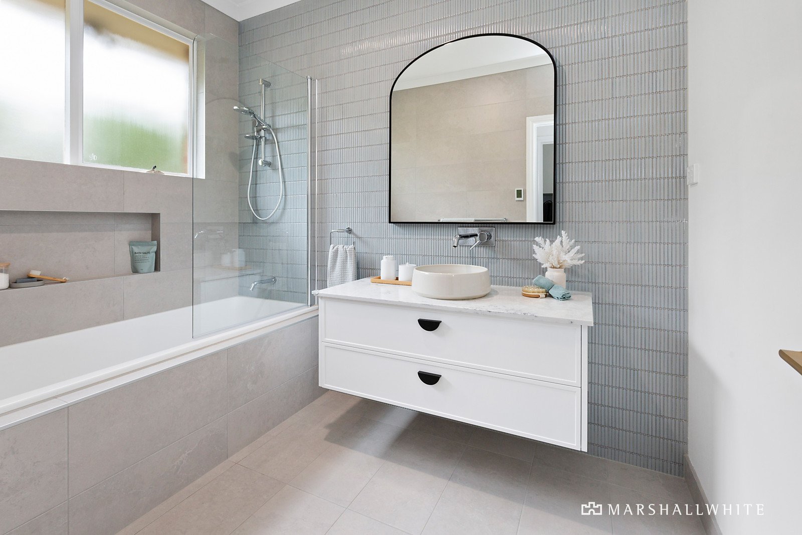 2/1 Lucerne Avenue, Mornington, VIC