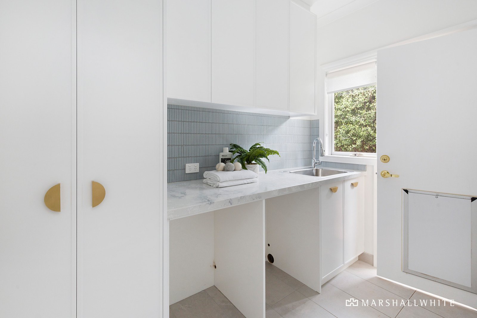 2/1 Lucerne Avenue, Mornington, VIC