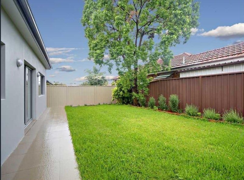 21 Lundy Avenue KINGSGROVE 2