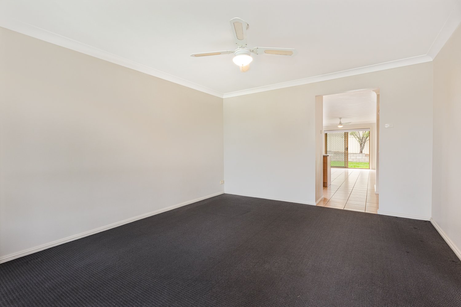 2/1 Margot Close BOLWARRA HEIGHTS 4