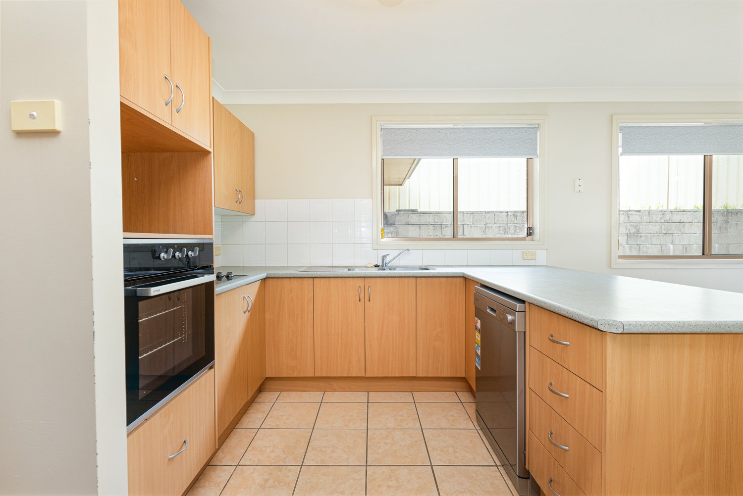 2/1 Margot Close BOLWARRA HEIGHTS 7