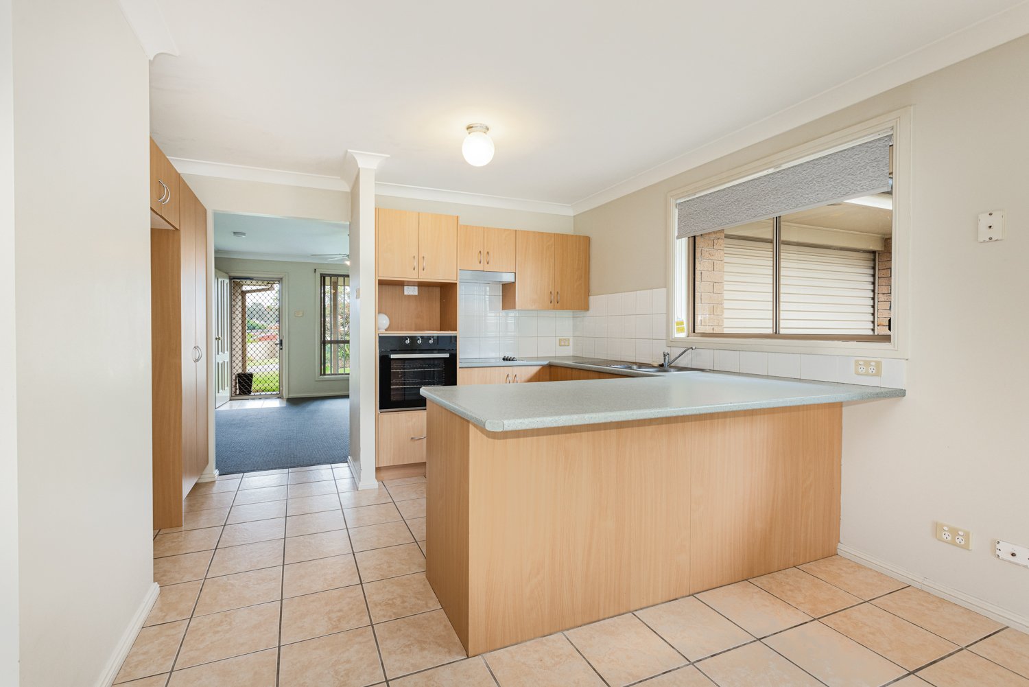 2/1 Margot Close BOLWARRA HEIGHTS 8