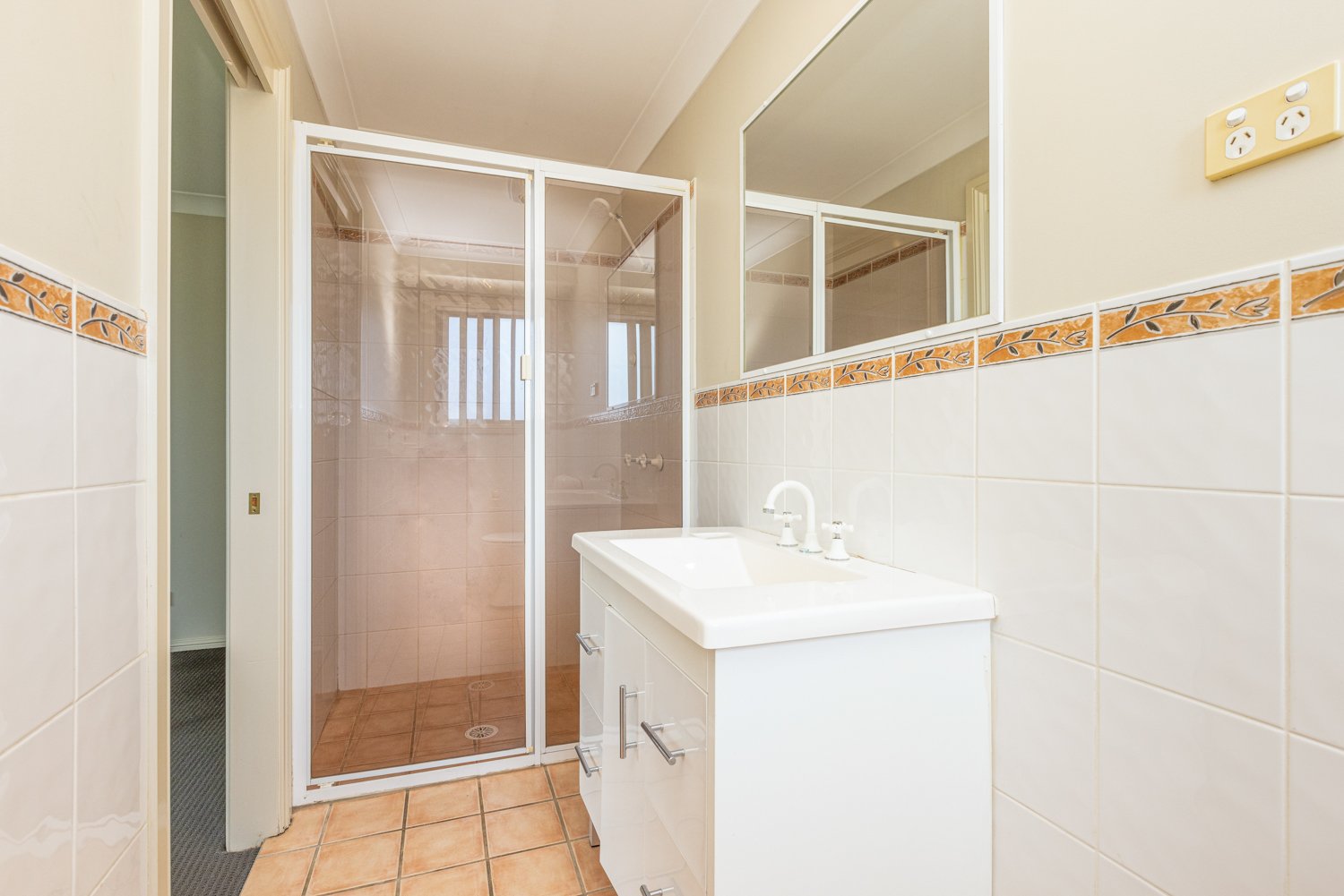 2/1 Margot Close BOLWARRA HEIGHTS 13