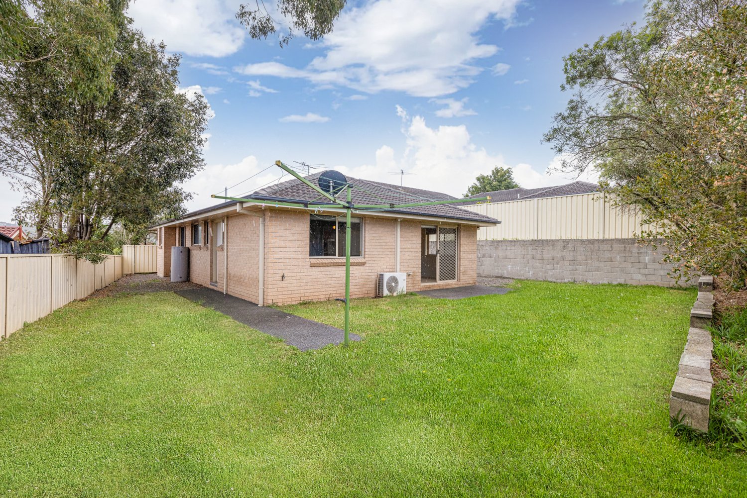 2/1 Margot Close BOLWARRA HEIGHTS 21