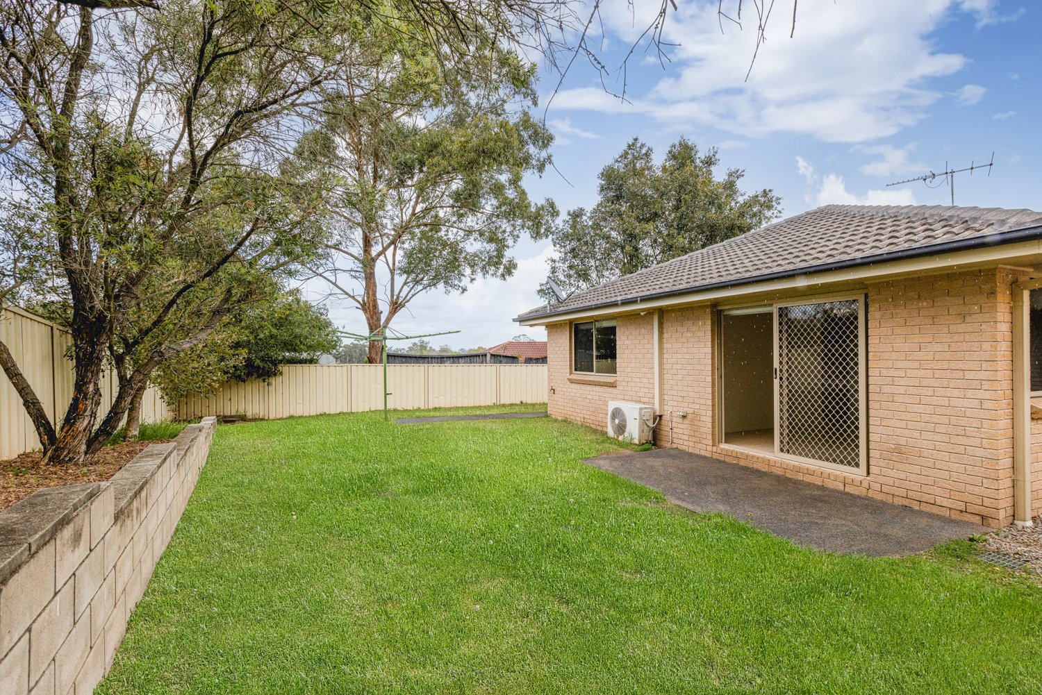 2/1 Margot Close BOLWARRA HEIGHTS 23