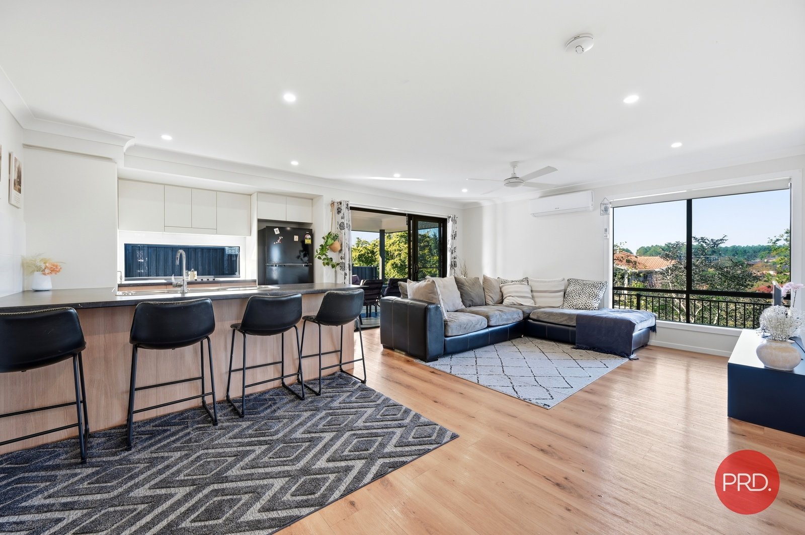 2/1 Martin Crescent JUNCTION HILL 3