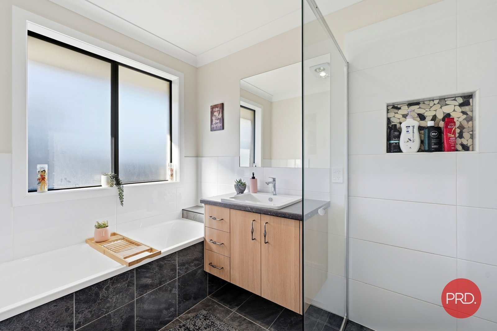 2/1 Martin Crescent JUNCTION HILL 11