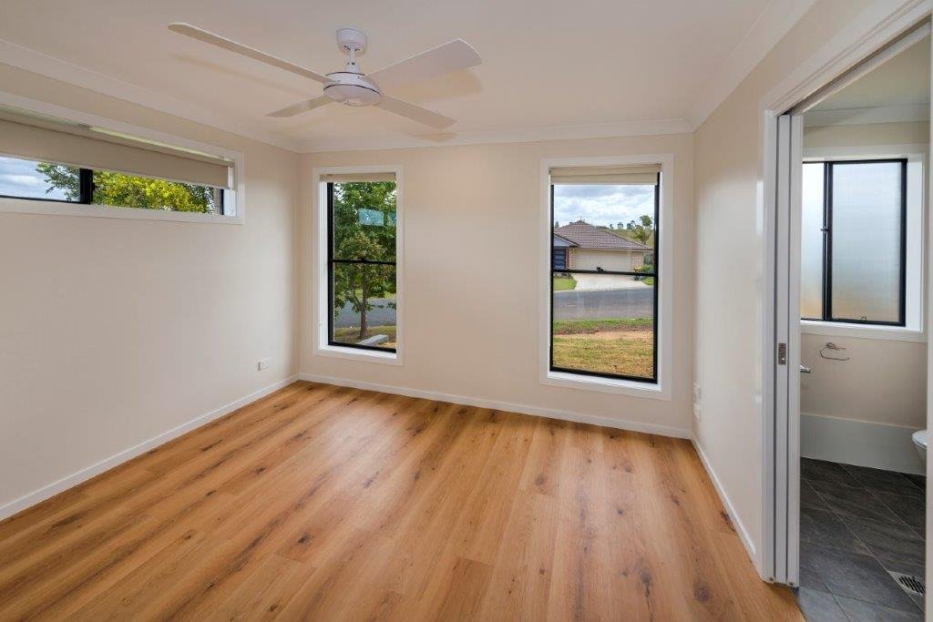 2/1 Martin Crescent JUNCTION HILL 6