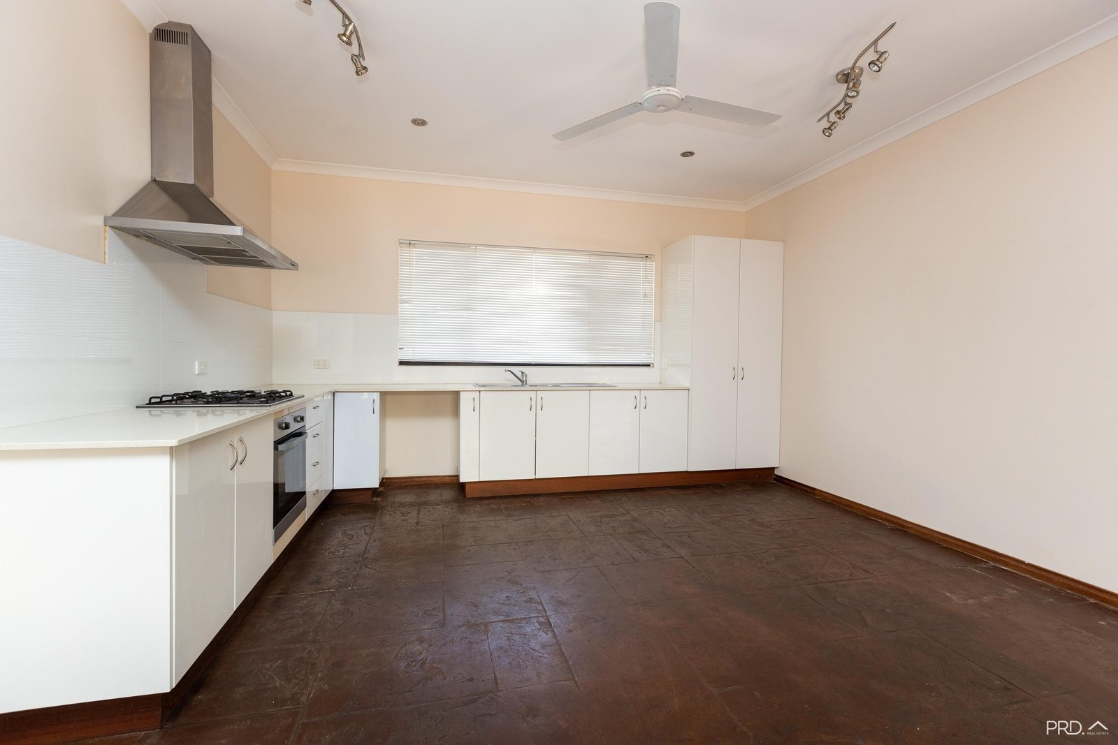 21 Marul Road CABLE BEACH 14