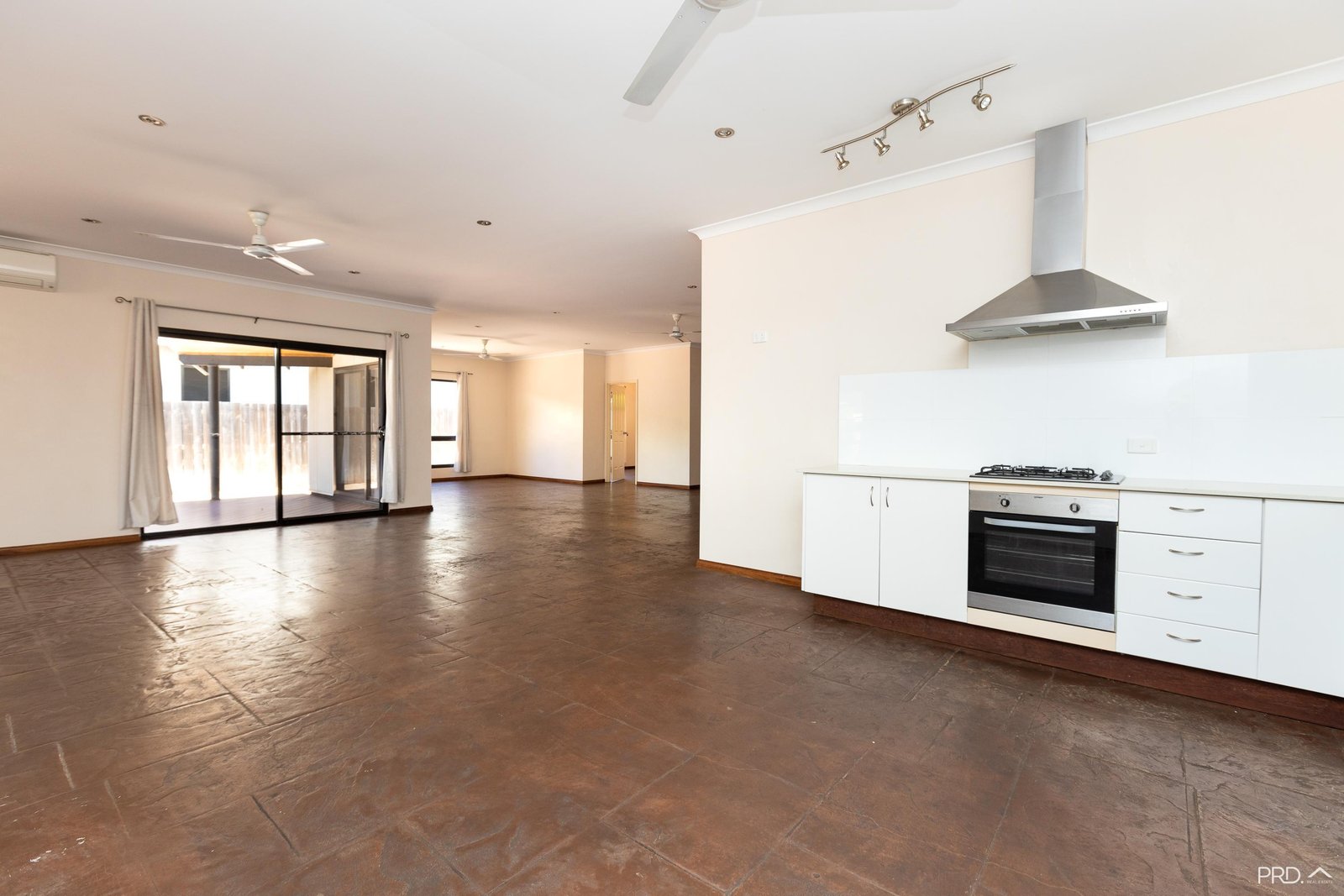 21 Marul Road CABLE BEACH 15