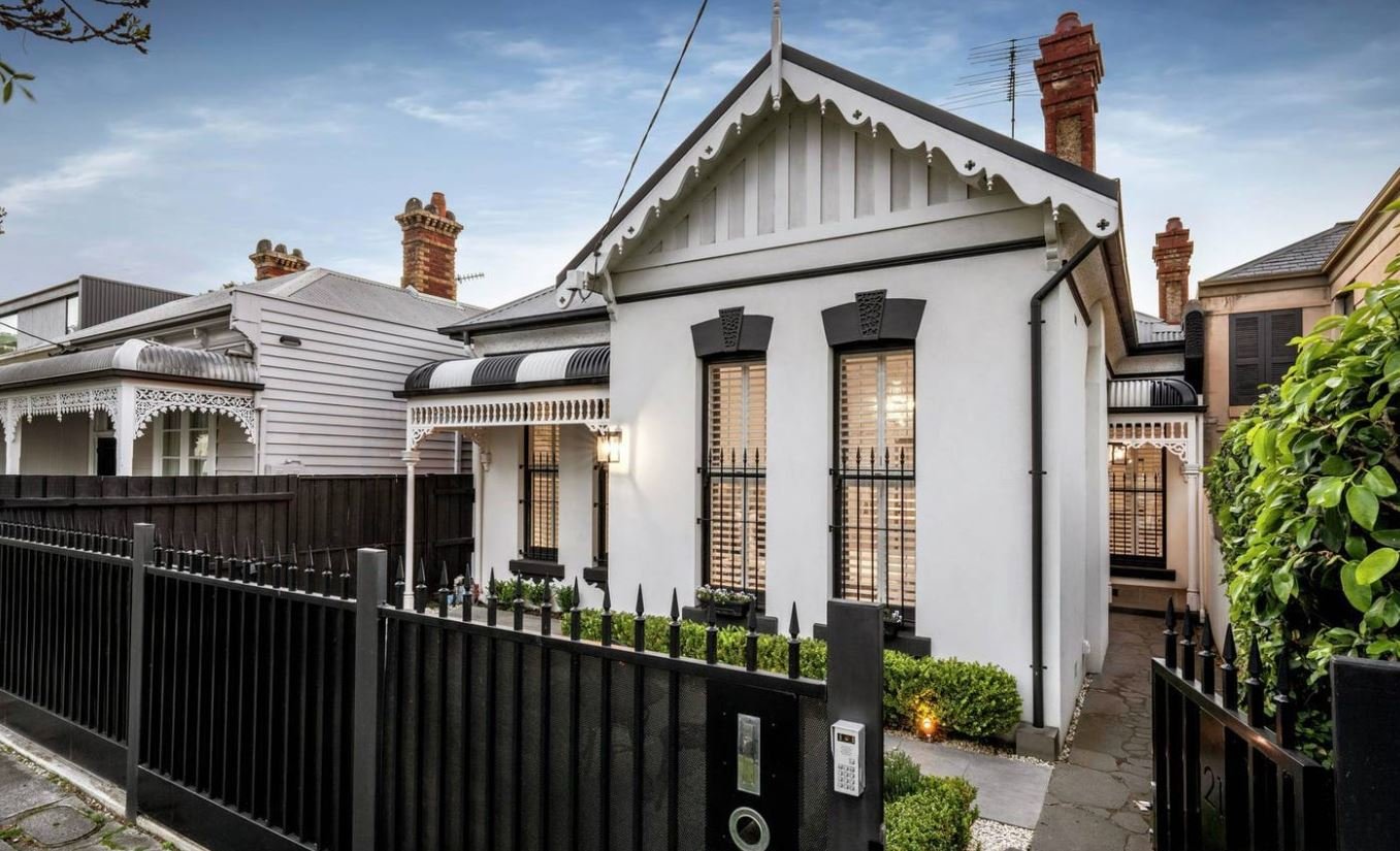 Real Estate and Property in 21 Mathoura Road, Toorak, VIC