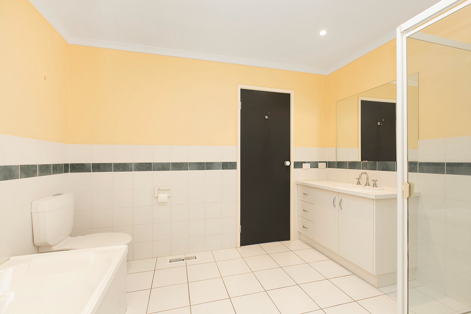 Gallery: 2/1 Matthieson Street