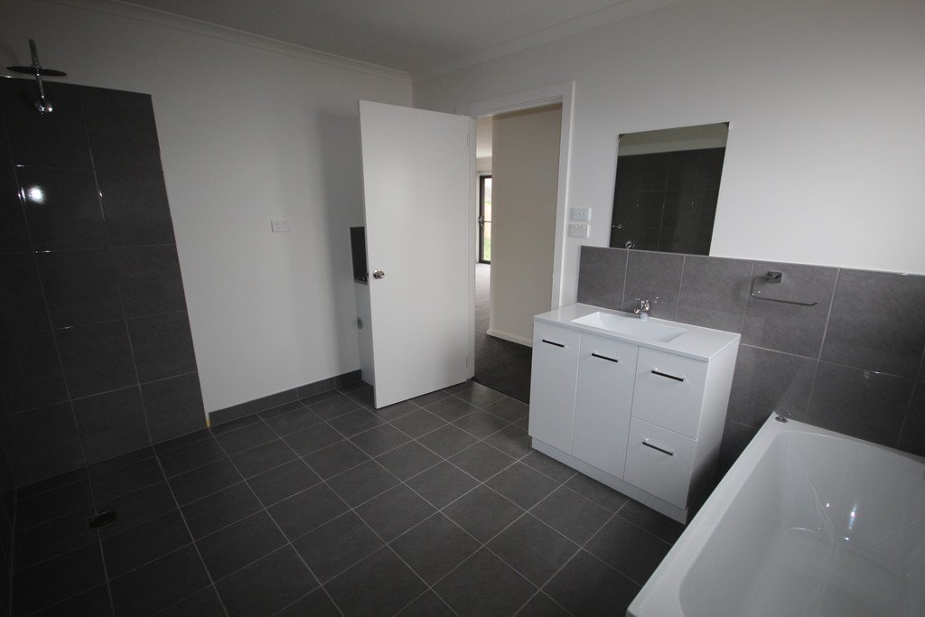 21 McGill Rise CLAREMONT 9