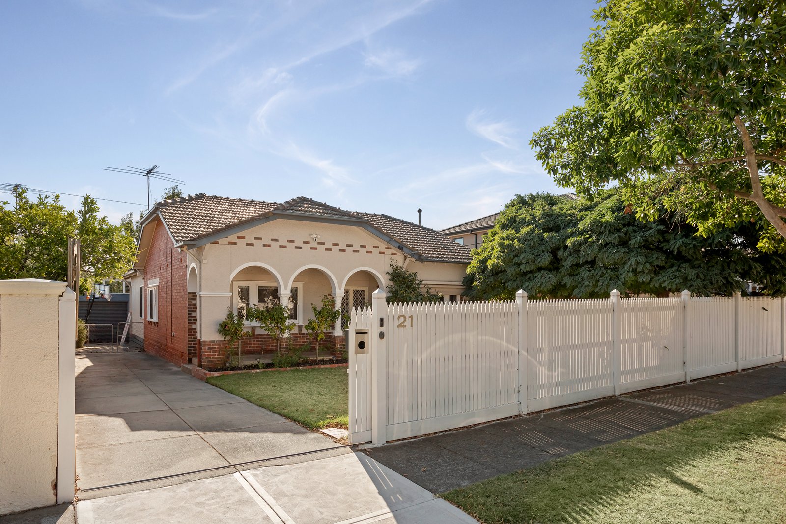 Real Estate and Property in 21 Moore Street, Caulfield South, VIC