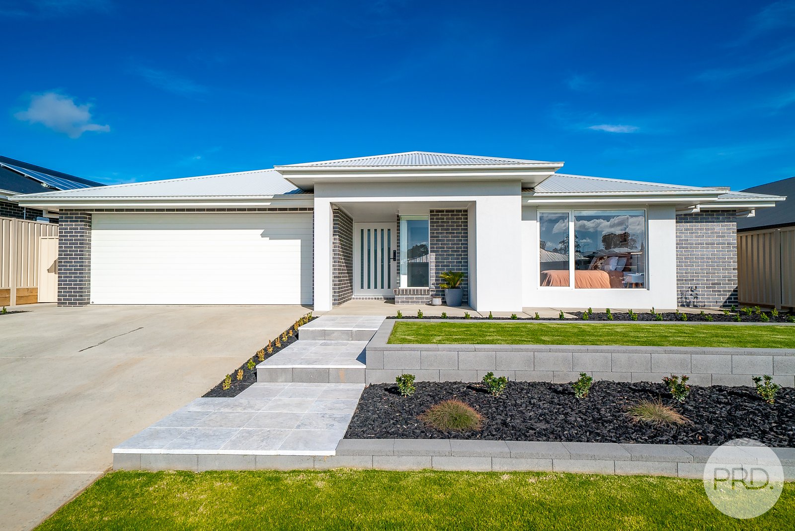 21 Morris Crescent GOBBAGOMBALIN 1