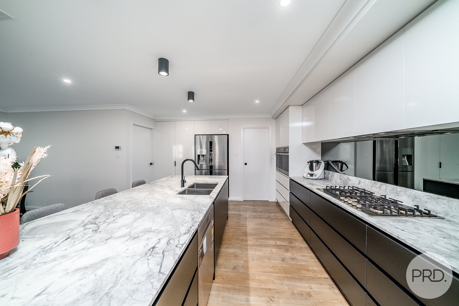 21 Morris Crescent GOBBAGOMBALIN 5