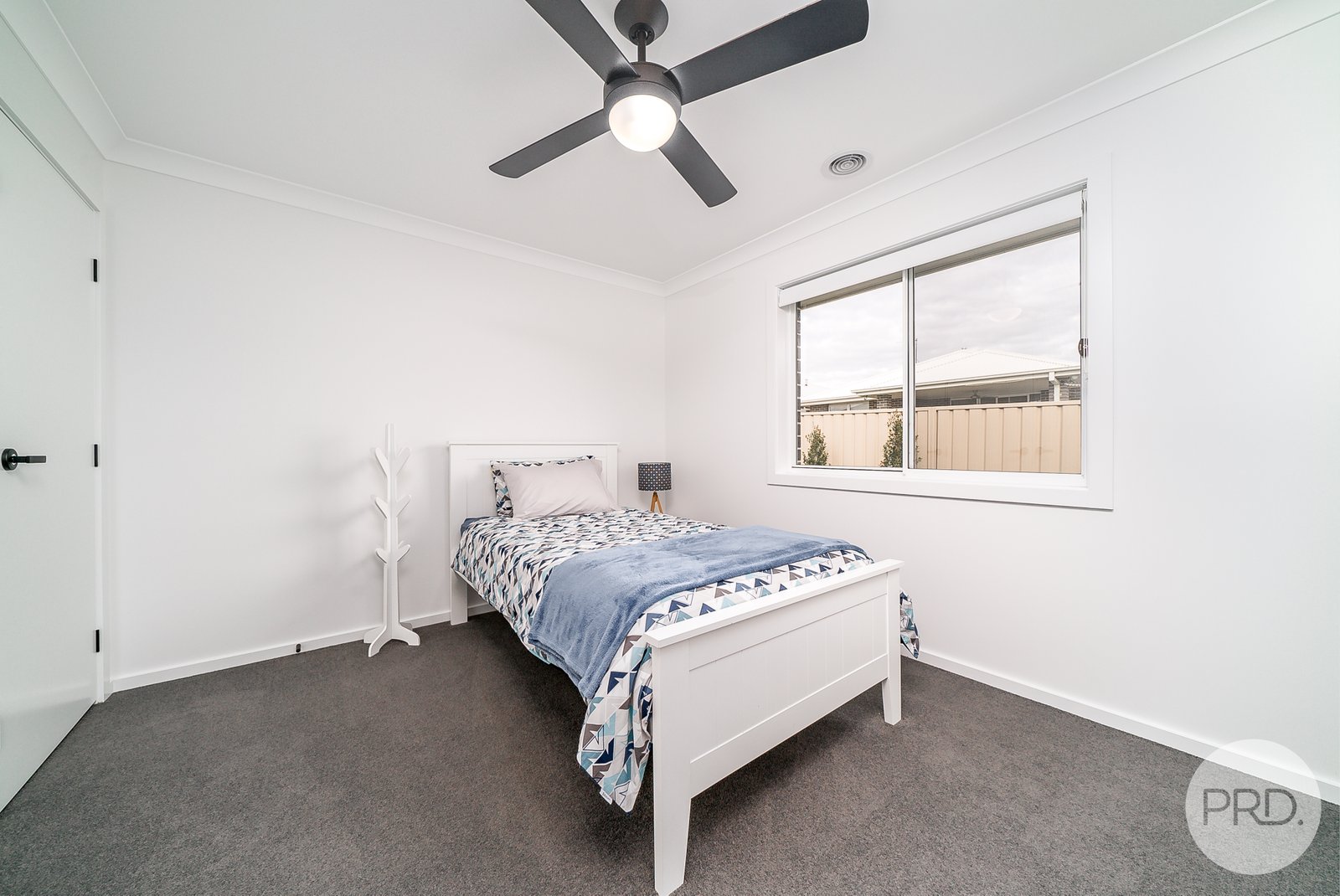 21 Morris Crescent GOBBAGOMBALIN 17