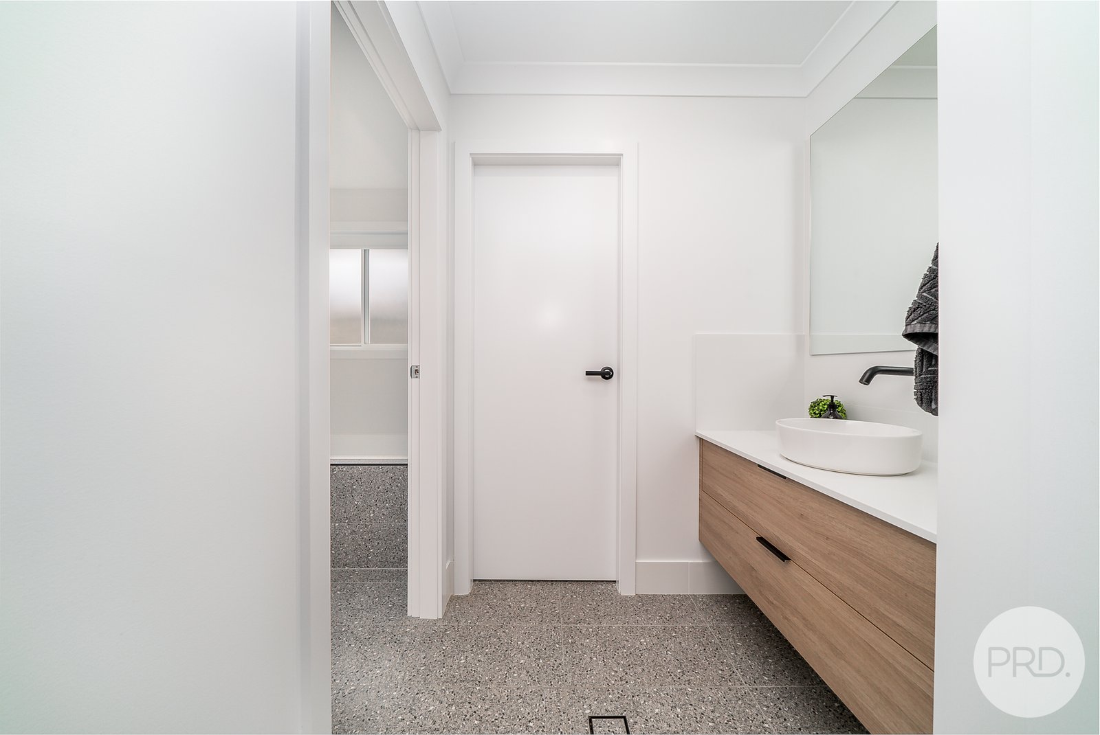 21 Morris Crescent GOBBAGOMBALIN 19