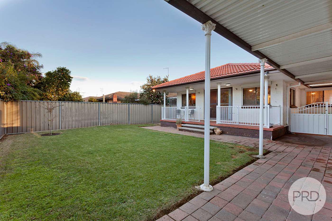 21 Mortimer  EMU PLAINS 2