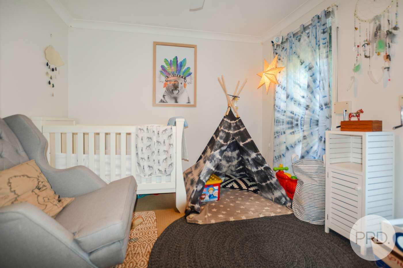 21 Mortimer  EMU PLAINS 7